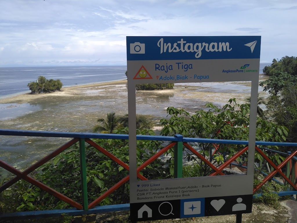 Pesona Pantai Adoki, Papua: Surga Tersembunyi di Biak Numfor