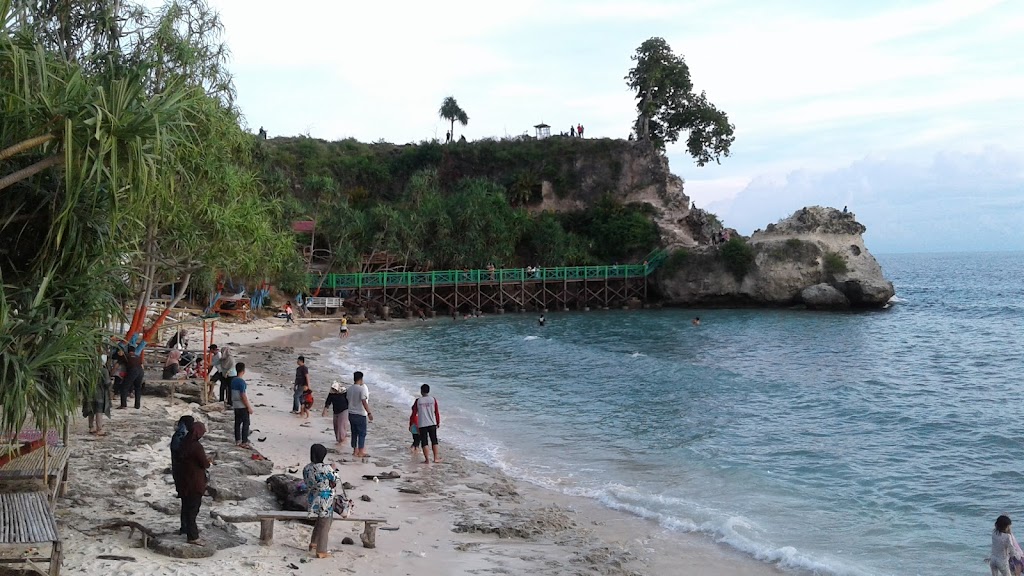 Pesona Pantai Dato Majene: Surga Tersembunyi di Sulawesi Barat