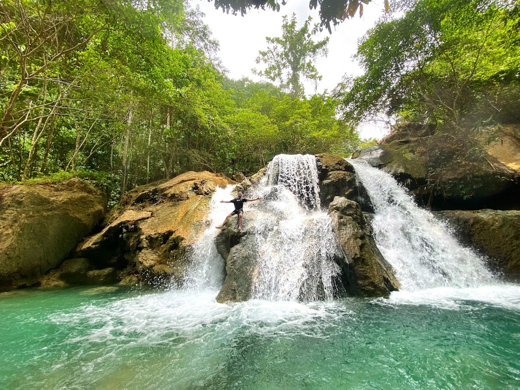 Sejuknya Air Terjun Sakita di Morowali, Sulawesi Tengah
