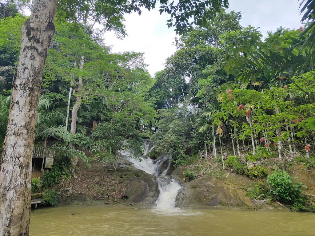 Air Terjun Pinang Seribu: Pesona Tersembunyi di Samarinda