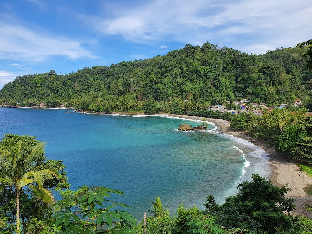 Puncak Love Allang: Pesona Tersembunyi di Maluku Tengah