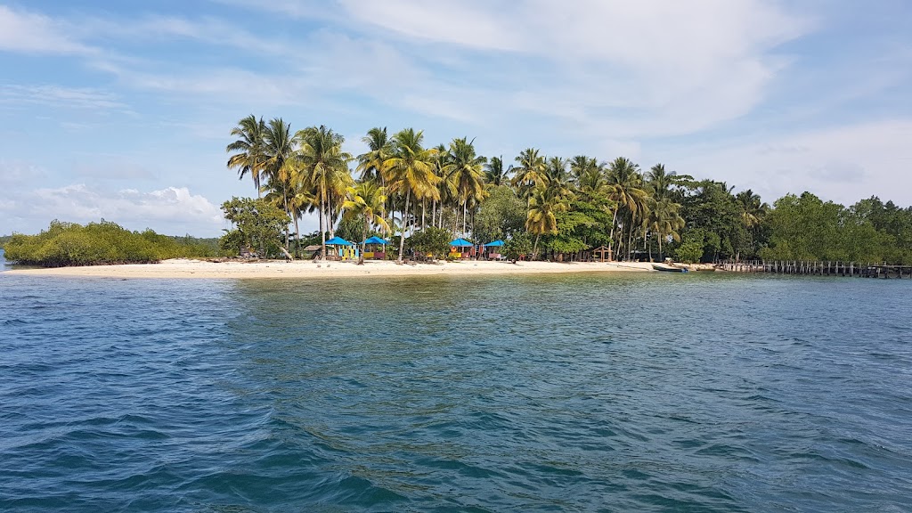 Pesona Pasir Putih Yerusel: Surga Tersembunyi di Papua Barat
