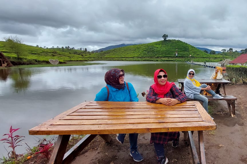Pesona Danau Cihaniwung: Permata Tersembunyi di Kabupaten Bandung