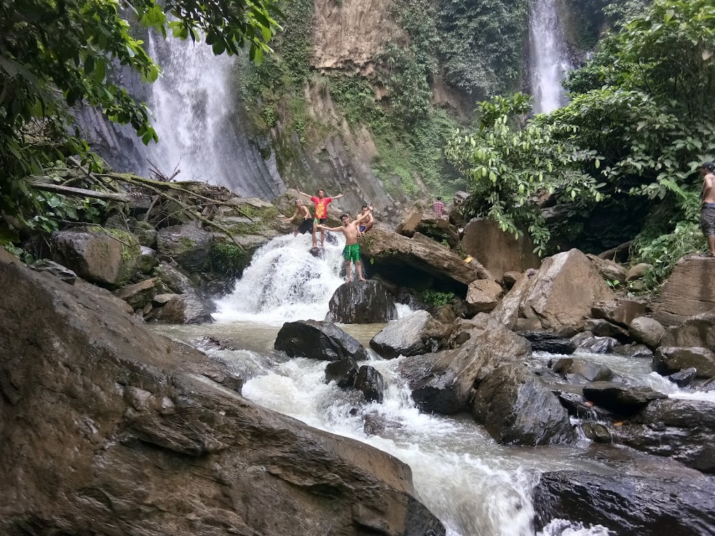 Lembah Pelangi Ulu Belu: Pesona Air Terjun Tersembunyi di Lampung