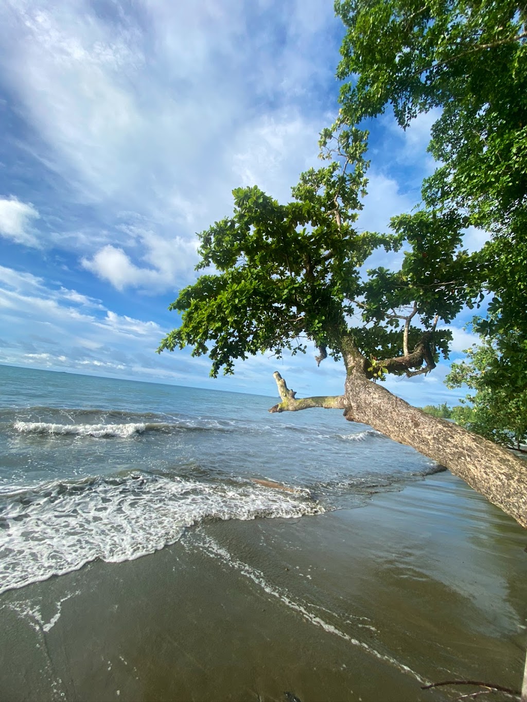 Pesona Pantai Budi Nabire: Surga Tersembunyi di Papua