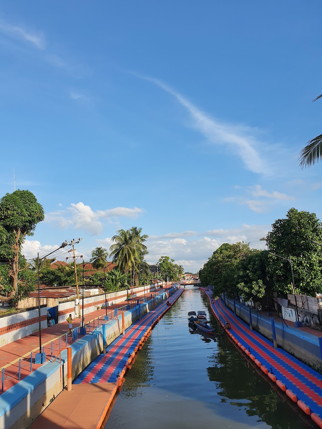 Sekanak Sidewalk: Menikmati Keindahan Palembang di Pinggir Sungai