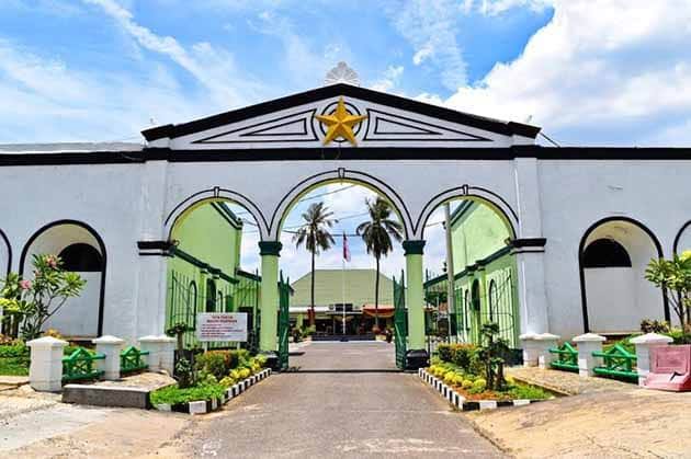 Benteng Kuto Besak: Benteng Kokoh di Jantung Palembang