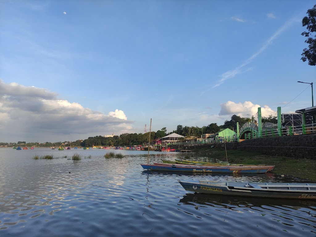 Petualangan Seru di Danau Sipin: Bebek Gowes dan Keindahan Jambi