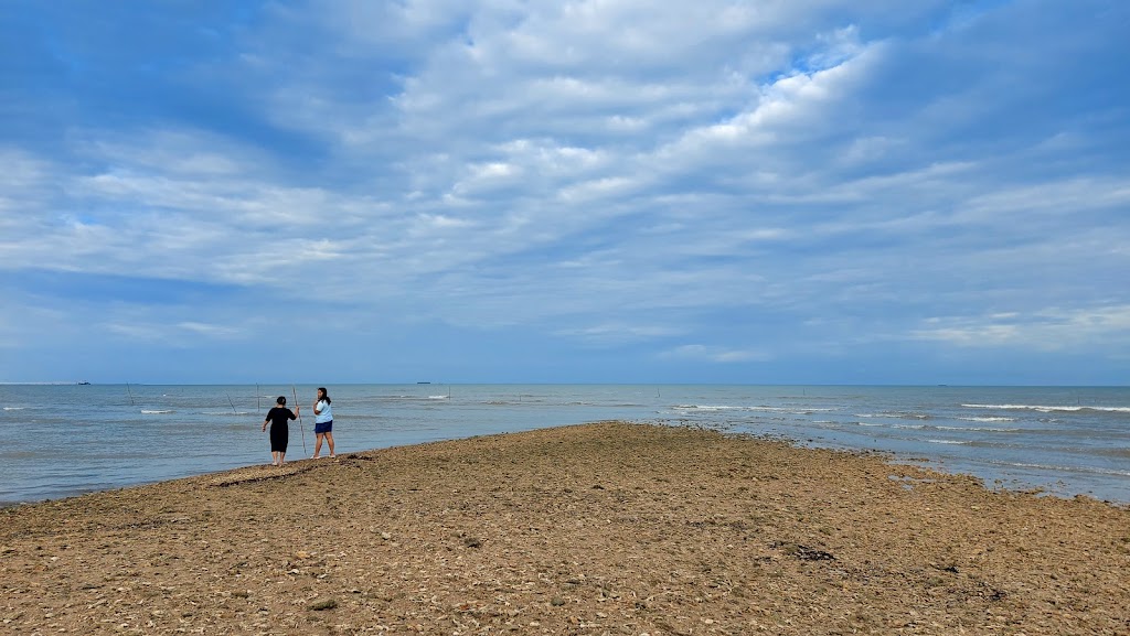 Pesona Sisbeach: Pantai Menawan di Kutai Kartanegara