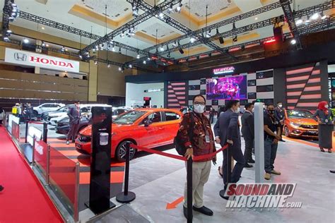 17 Kejutan di IIMS 2024: Mobil Listrik Gahar Sampai Teknologi AI Canggih! 17 Kejutan di IIMS 2024: Mobil Listrik Gahar Sampai Teknologi AI Canggih!