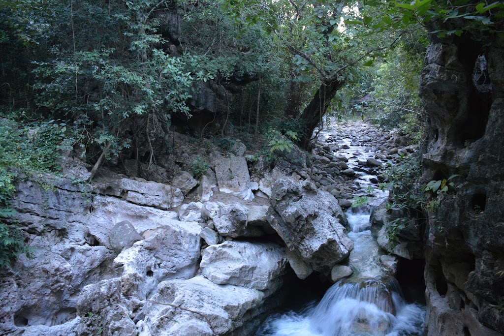 Tebing Liang Bukal: Pesona Alam Tersembunyi di Sumbawa