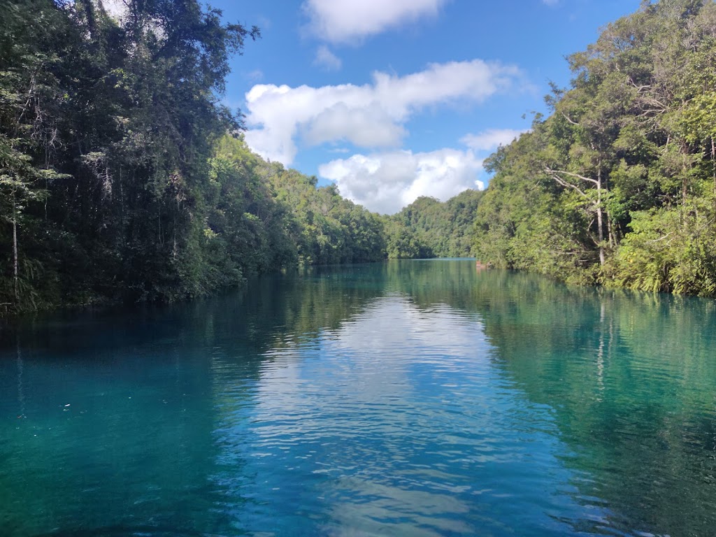 Pesona Tersembunyi Danau Uter-Aitinyo di Papua Barat
