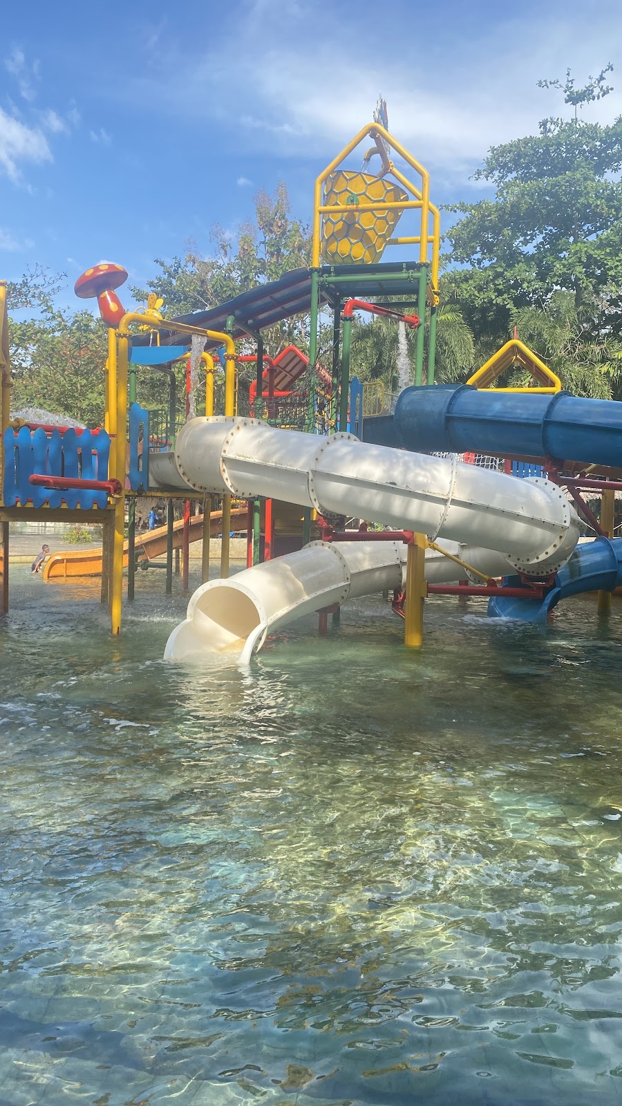 Bugis Waterpark Adventure Makassar: Petualangan Air di Sulawesi Selatan