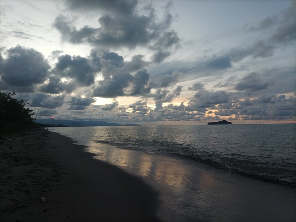 Coconut Beach Lolak: Pesona Pantai Tersembunyi di Bolaang Mongondow