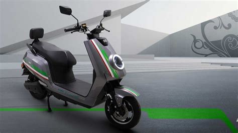 5 Motor Listrik Baru 2023: Bikin Kamu Ketagihan! 🤯