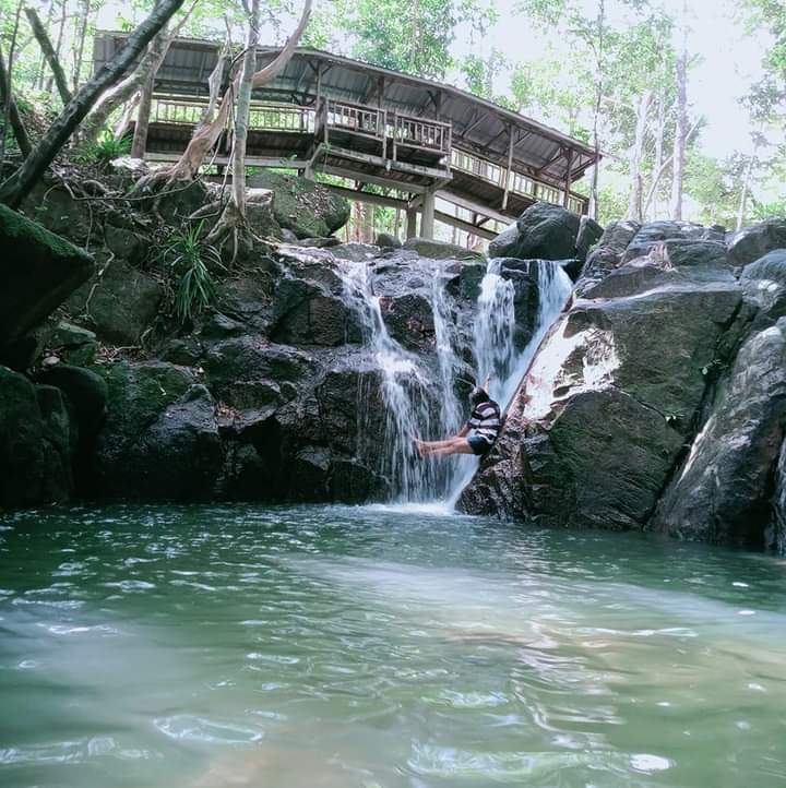 Air Terjun C2 Lubuk Pabrik: Pesona Tersembunyi di Bangka Tengah