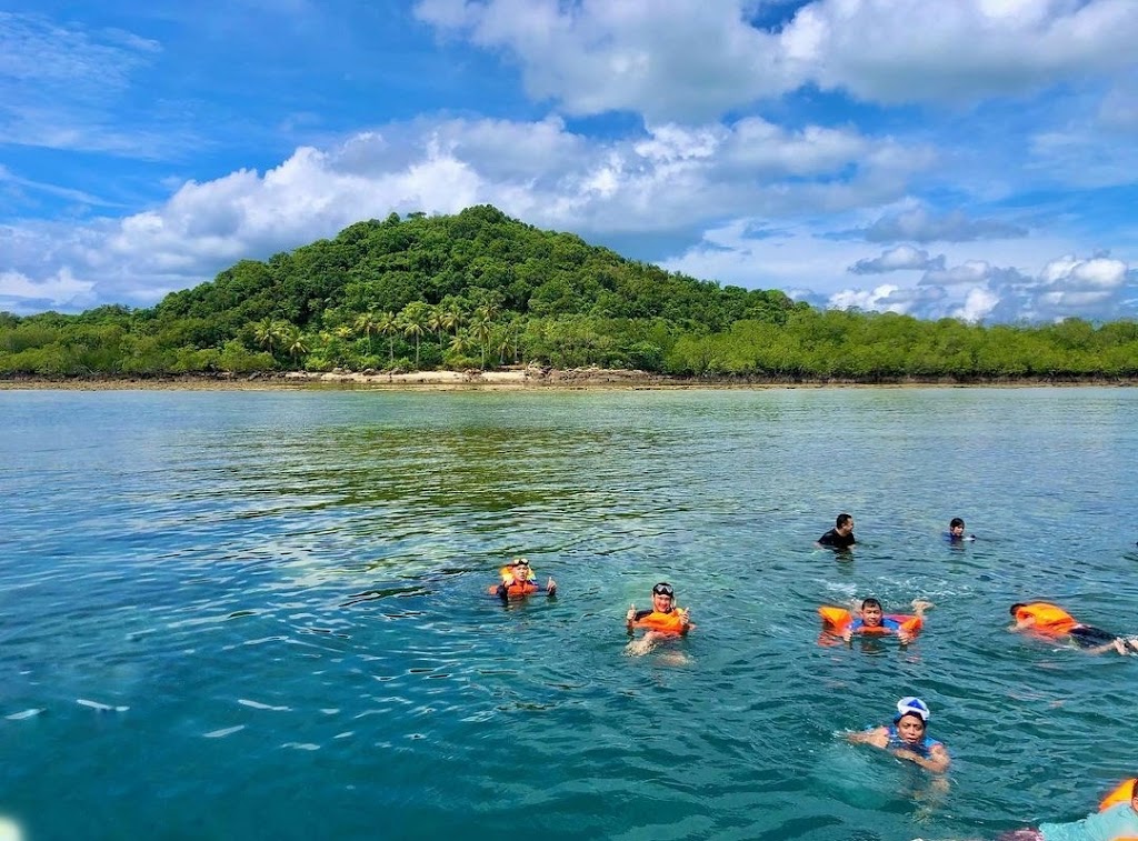 Pulau Kelapan: Pesona Tersembunyi di Bangka Selatan