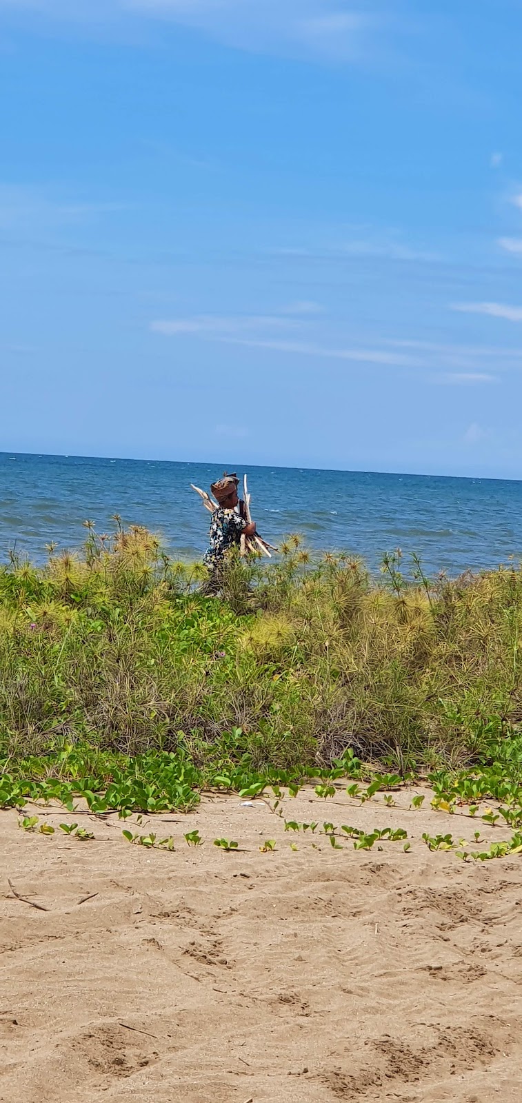 Pesona Pantai Watulajar: Surga Tersembunyi di Nusa Tenggara Timur