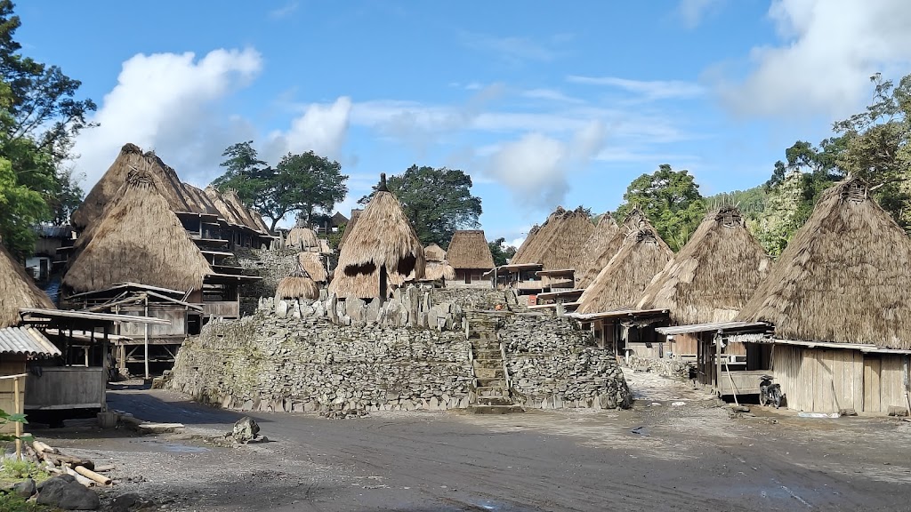 Pesona Desa Bena, Nusa Tenggara Timur: Desa Adat yang Memukau