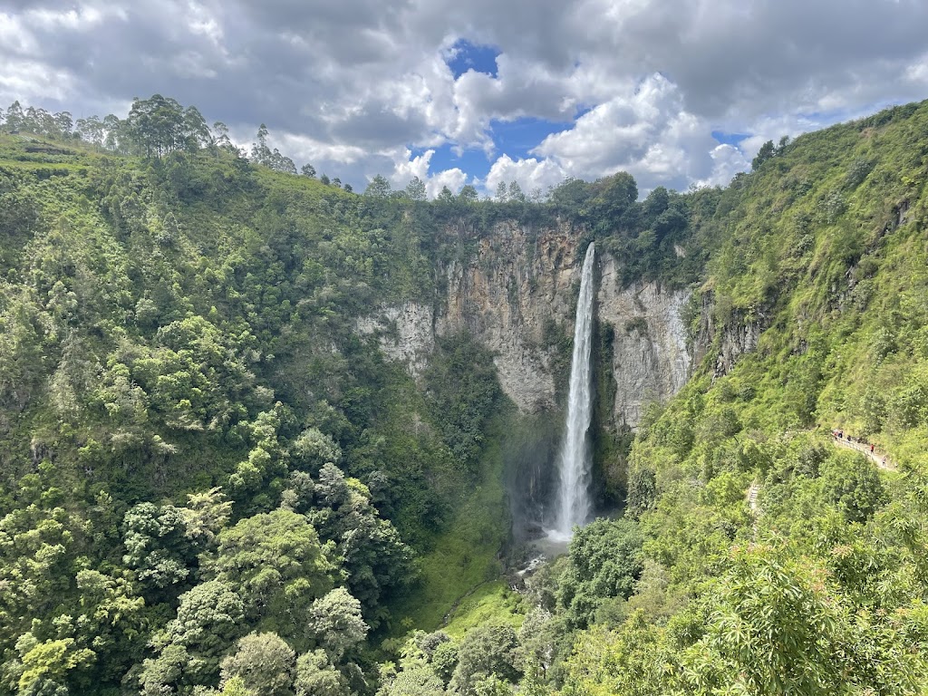 Air Terjun Sipisopiso: Pesona Alam Sumatera Utara yang Memukau