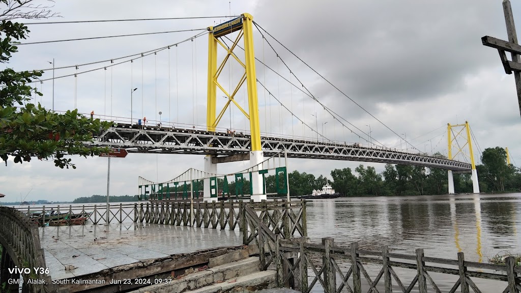 Jembatan Barito: Saksi Bisu Keindahan Kalimantan Selatan