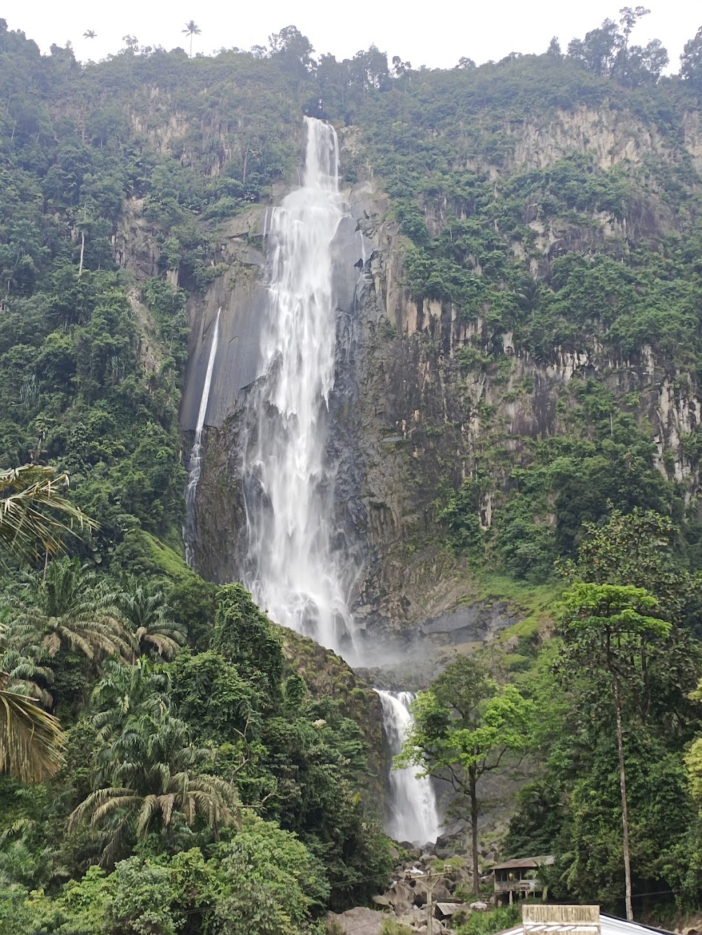 Air Terjun Ponot: Pesona Alam Tersembunyi di Asahan, Sumatera Utara