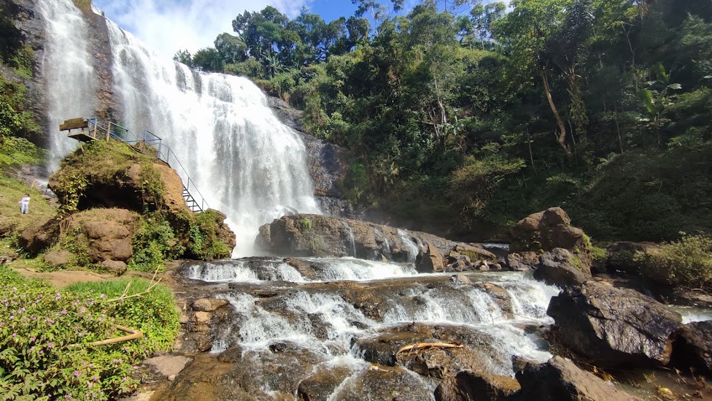 Curug Cikondang: Pesona Air Terjun Tersembunyi di Cianjur