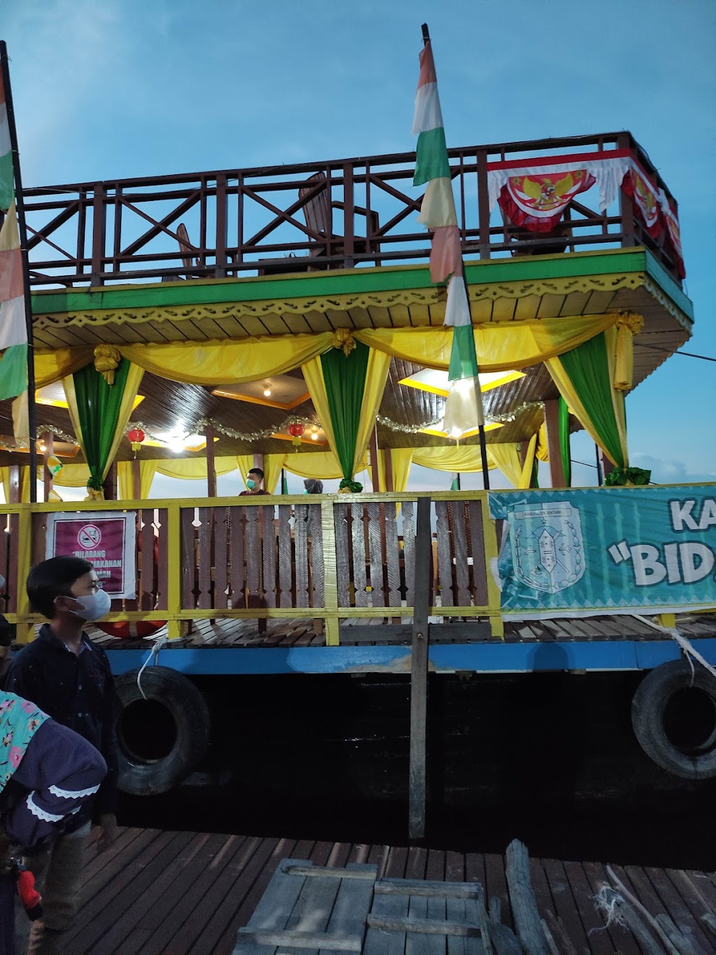 Petualangan Seru di Atas Air: Menjelajahi Wisata Kapal Bidar di Sintang, Kalimantan Barat