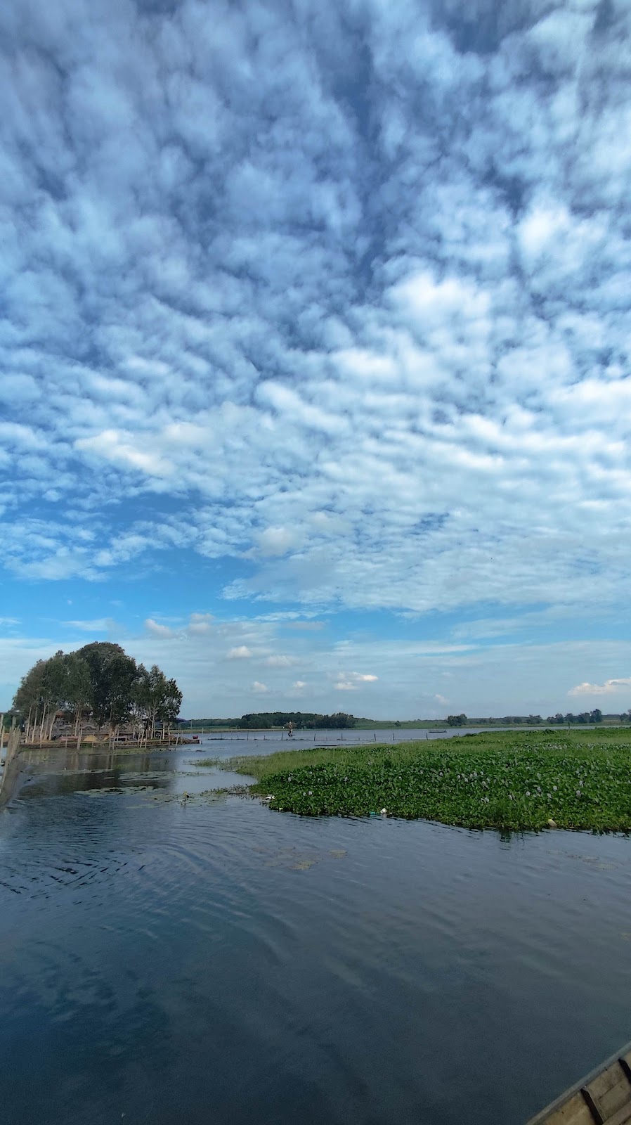 Pesona Danau Tirta Gangga: Surga Tersembunyi di Lampung