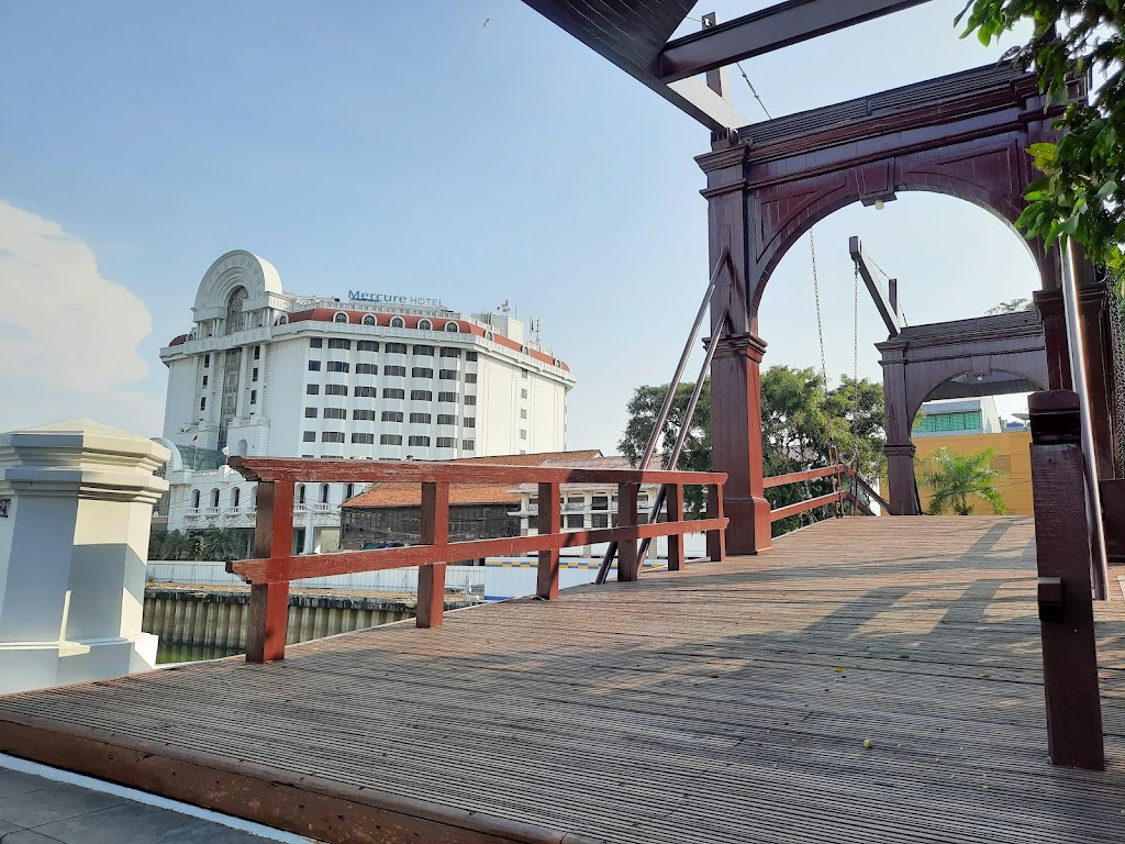 Jembatan Kota Intan: Pesona Tersembunyi di Jakarta Barat