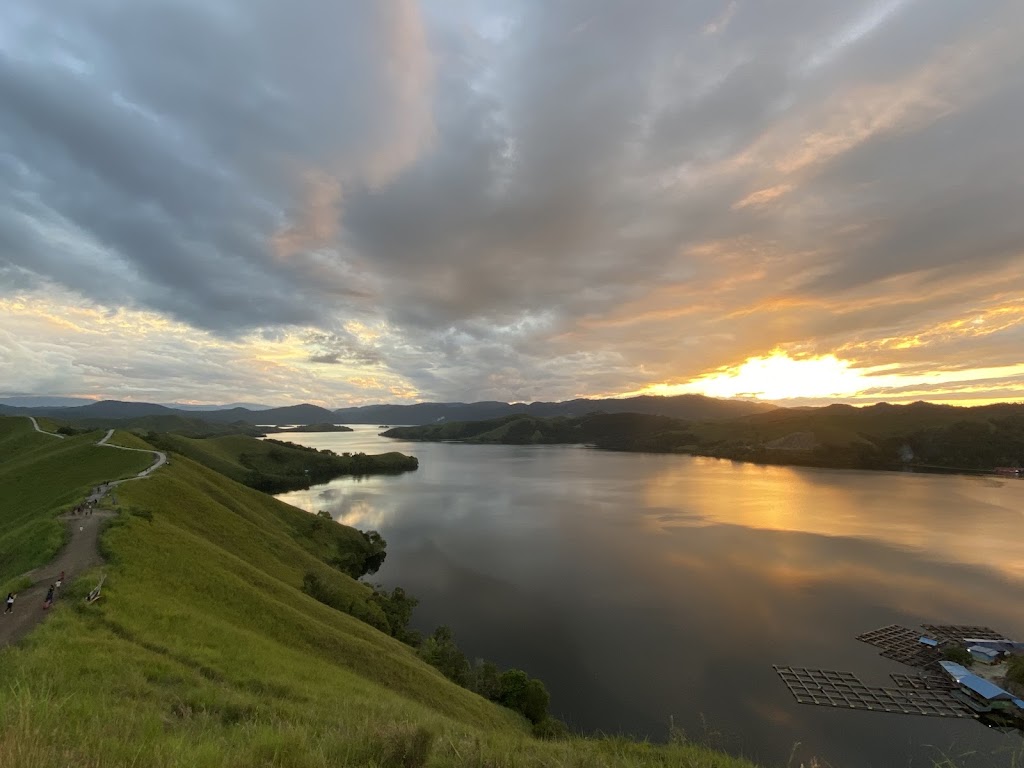 Pesona Danau Sentani: Surga Tersembunyi di Papua