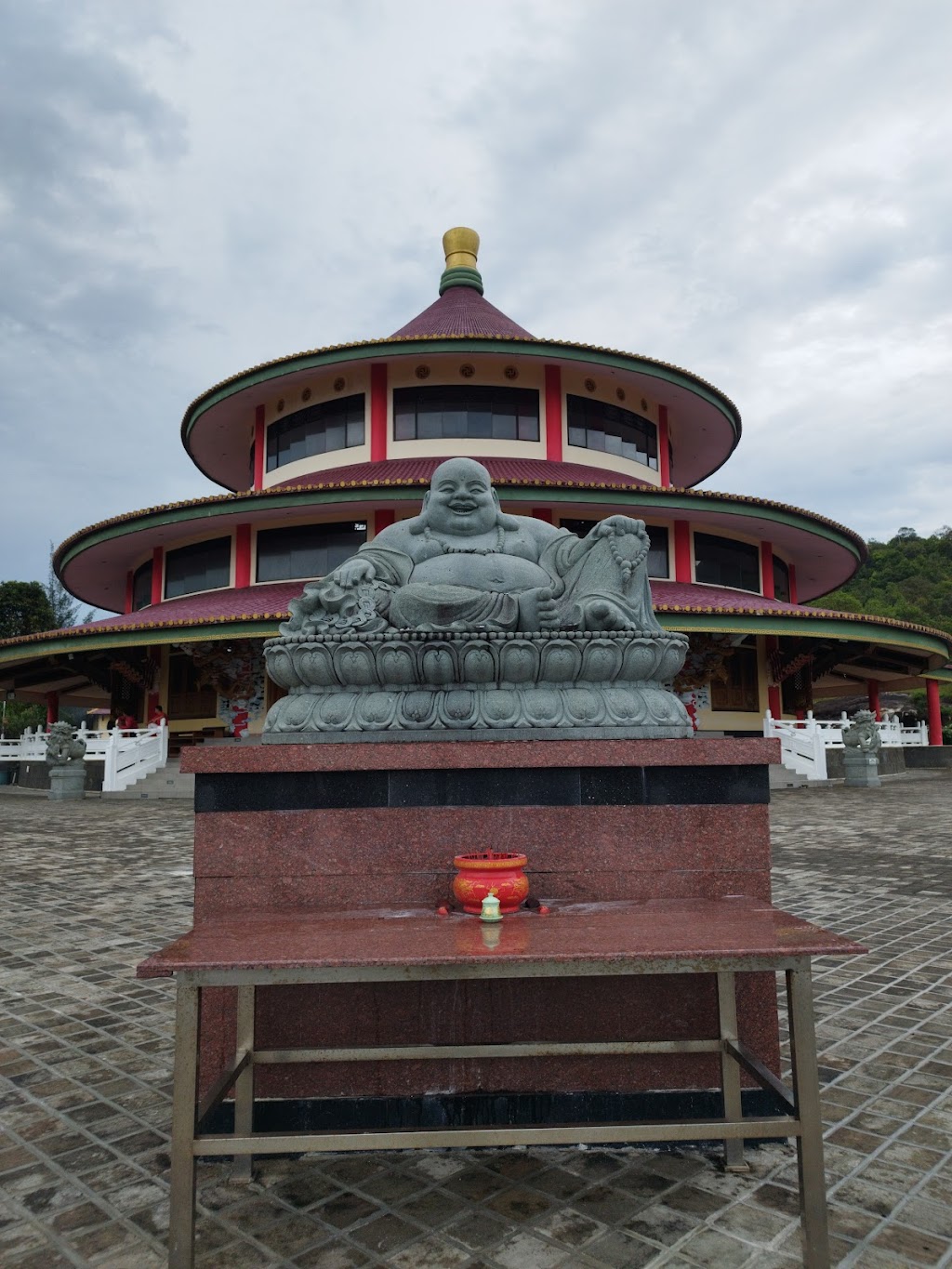 Padepokan Puri Tri Agung: Oase Spiritual di Pantai Tikus, Bangka Belitung