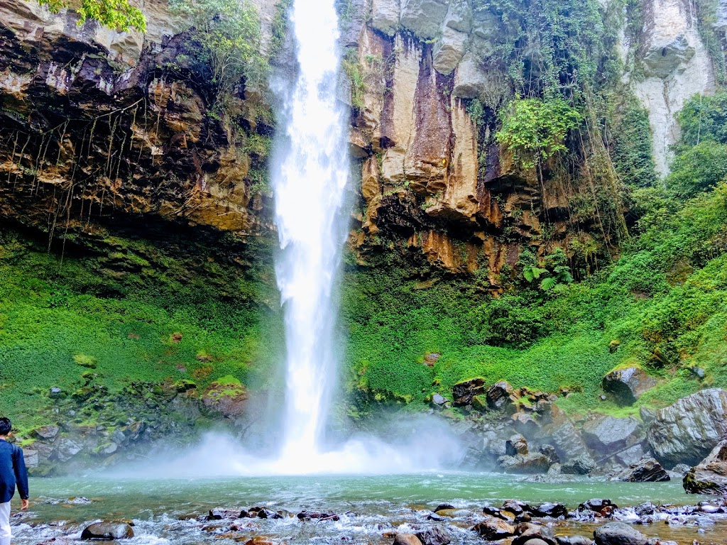 Air Terjun Putri Malu: Pesona Tersembunyi di Way Kanan, Lampung