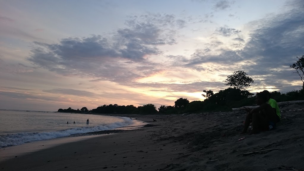Pesona Pantai Cemplung, Sumbawa: Surga Tersembunyi di Nusa Tenggara Barat