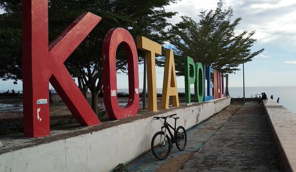 Pesona Taman dan Pantai Bahari Polewali: Surga Tersembunyi di Sulawesi Barat