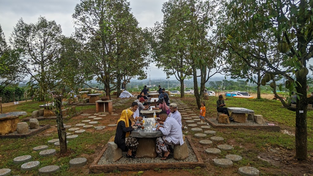 Agrowisata Kebun Keluarga: Petualangan Menyenangkan di Banyuasin